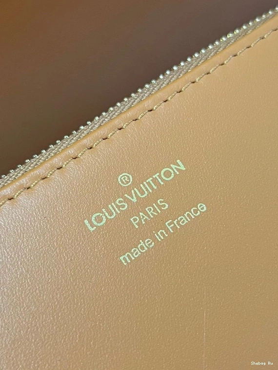 SWING Louis Vuitton 0818